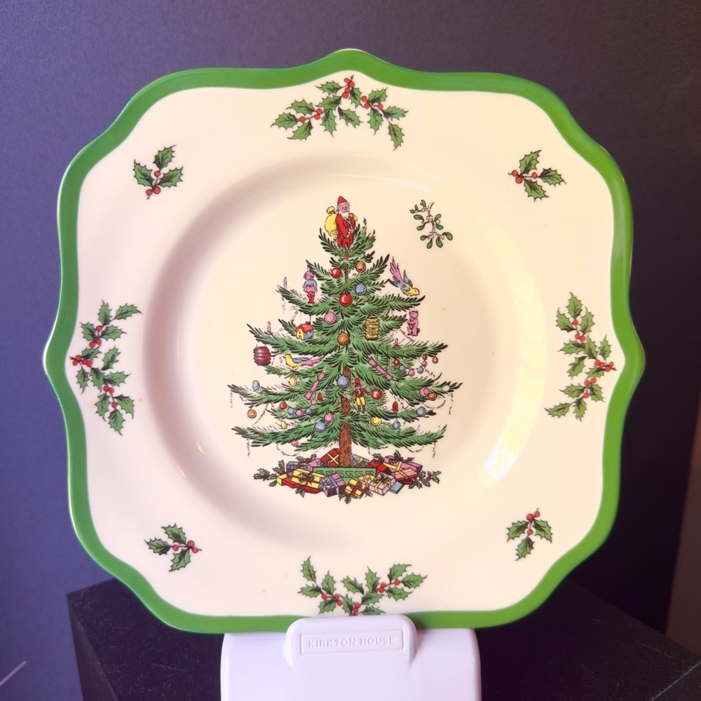 Spode Christmas Tree Scalloped Plate 9 Inch Holiday Festive Decor NWT